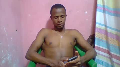 Snapshot of henriotflavien20 chatting on November 1, 2:04 am Adrian Honey online show from November 1, 2:04 am