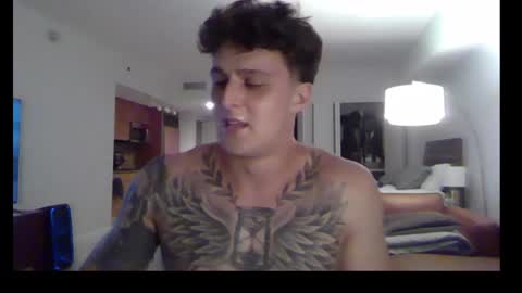 Snapshot of henrydesanti chatting on September 14, 1:29 am henrydesanti online show from September 14, 1:29 am