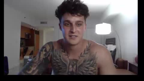 Snapshot of henrydesanti chatting on September 13, 12:55 am henrydesanti online show from September 13, 12:55 am