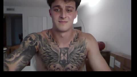 Snapshot of henrydesanti chatting on September 15, 9:49 pm henrydesanti online show from September 15, 9:49 pm
