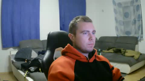 Snapshot of herbstenden chatting on December 7, 5:20 pm John Pearl online show from December 7, 5:20 pm