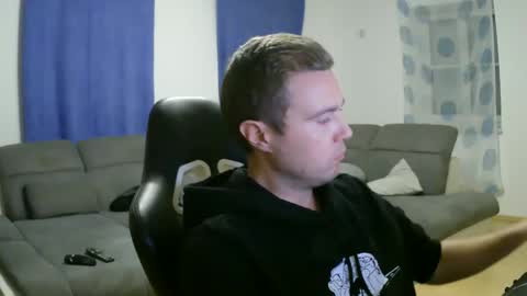 Snapshot of herbstenden chatting on March 9, 8:31 pm John Pearl online show from March 9, 8:31 pm