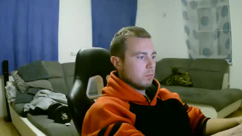 Snapshot of herbstenden chatting on February 18, 11:30 pm John Pearl online show from February 18, 11:30 pm