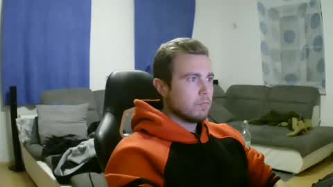 Snapshot of herbstenden chatting on January 22, 7:24 pm John Pearl online show from January 22, 7:24 pm