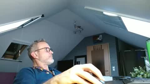 hering76 online show from January 7, 8:59 am