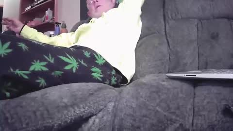 herpotheadpup online show from November 30, 12:35 am