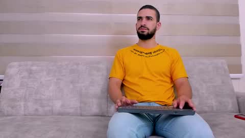 heteros men online show from March 6, 1:14 pm