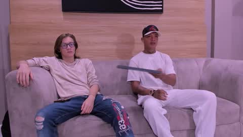 heteros men online show from February 3, 2:22 pm