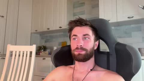 Arnold online show from February 25, 6:09 pm