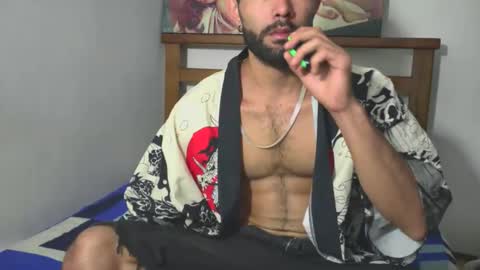 hideonbush online show from February 18, 12:58 pm