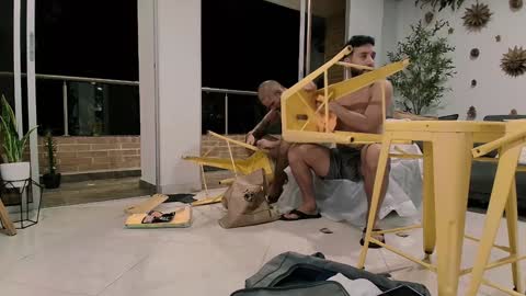 Terry and E online show from December 12, 1:10 am