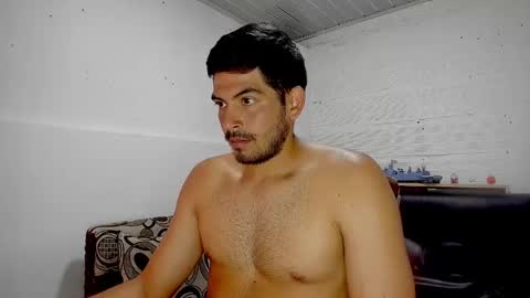 Snapshot of himoreno97 chatting on February 25, 6:31 pm Hi moreno online show from February 25, 6:31 pm
