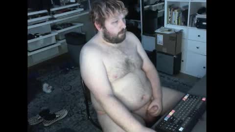 hipguy91 online show from December 18, 9:11 pm