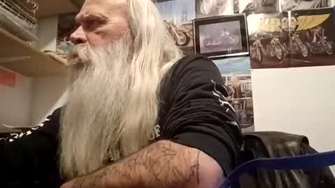 Hogschlong63 online show from November 28, 8:11 pm