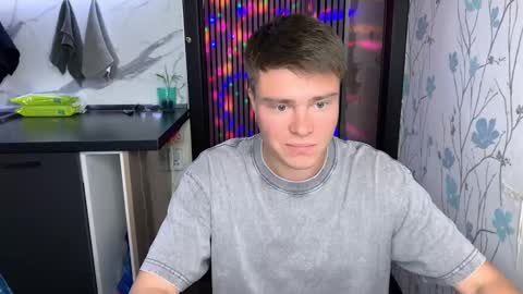 Snapshot of holy_eggs_00 chatting on September 10, 7:12 pm holy_eggs_00 online show from September 10, 7:12 pm