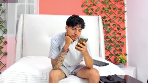 holy_sin online show from December 31, 1:08 pm