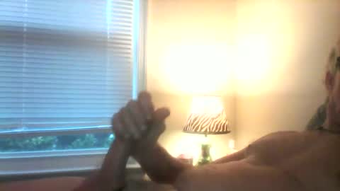 Snapshot of honj19747 chatting on October 2, 11:25 am honj19747 online show from October 2, 11:25 am