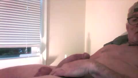 Snapshot of honj19747 chatting on October 7, 11:03 am honj19747 online show from October 7, 11:03 am