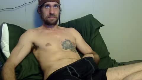 hoodedcricket online show from April 15, 9:48 pm