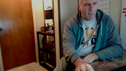 Jayson online show from February 19, 6:59 pm