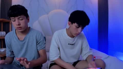 hoot_booys_ online show from January 16, 9:28 pm