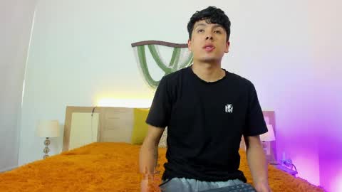 hoot_booys_ online show from April 4, 9:23 pm