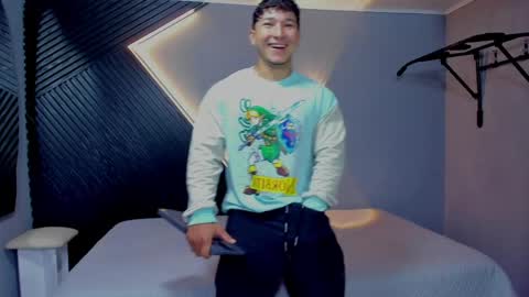 horny_nick18 online show from April 6, 1:34 pm