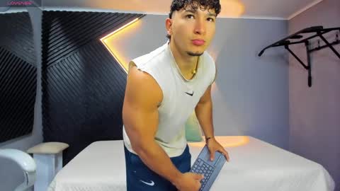 horny_nick18 online show from April 21, 11:27 am