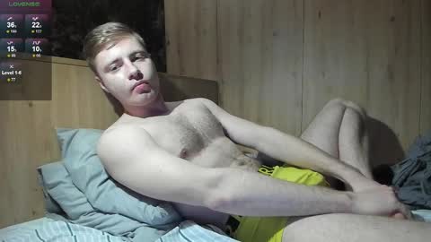 Snapshot of hornyblondieboyy chatting on March 6, 6:59 pm Max online show from March 6, 6:59 pm