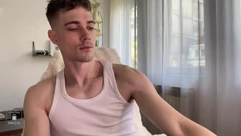 Travis online show from September 21, 11:32 am