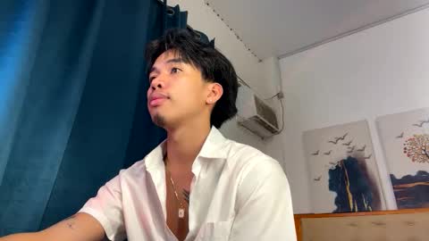 hot_kianxx online show from December 3, 9:10 pm