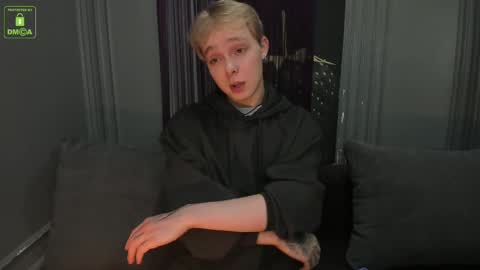 hot_twinkboy online show from February 15, 10:44 am