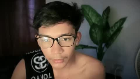 hotasian_jerome online show from February 3, 6:22 am