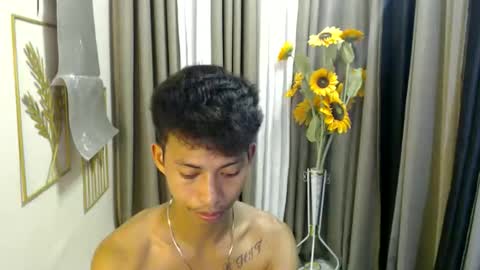 hotasian_richard online show from April 7, 8:03 am