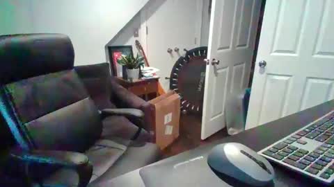 hotdog1124 online show from February 16, 1:31 pm