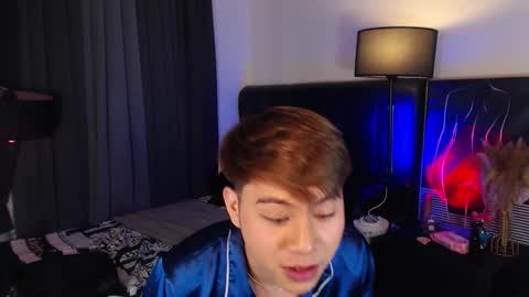 Snapshot of hotfucker_drei chatting on October 23, 5:44 am hotfucker_drei online show from October 23, 5:44 am