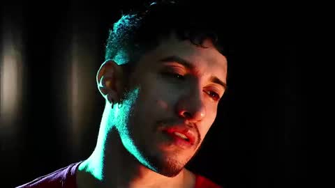 Hotlatinking online show from September 18, 11:40 pm