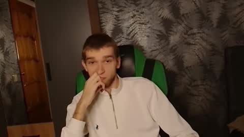 hotmariiaxs online show from March 5, 7:05 am