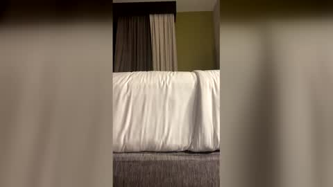 hotmuscle89 online show from March 22, 4:06 am