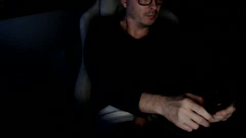 hotnickdk online show from December 25, 7:34 pm