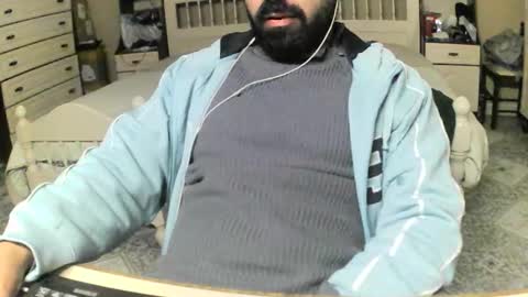 hugeveiny online show from March 5, 5:20 pm