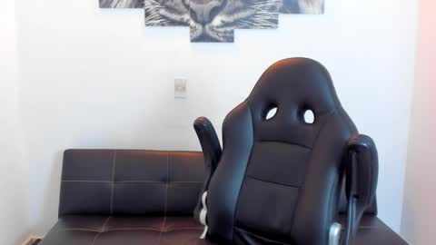 Eli online show from April 8, 12:15 pm