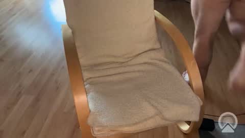 Snapshot of hundick696 chatting on October 19, 2:20 pm hundick696 online show from October 19, 2:20 pm