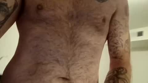 Snapshot of hungdaddyb420 chatting on October 4, 9:25 am hungdaddyb420 online show from October 4, 9:25 am