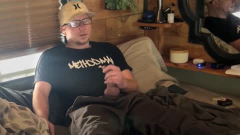 HuingsingleDad79 online show from December 26, 7:27 pm