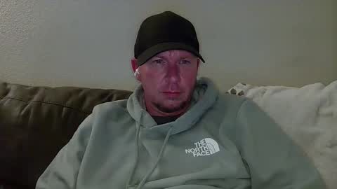 HuingsingleDad79 online show from April 19, 10:15 am