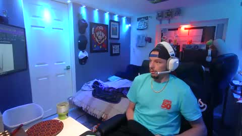 hungtxcock92 online show from September 24, 12:25 pm