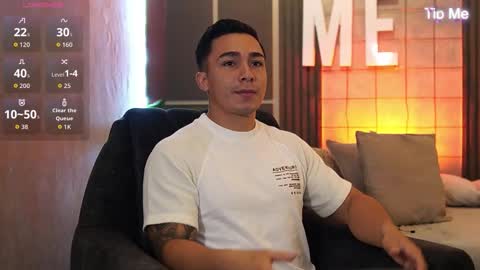 hunk_ryan online show from January 13, 12:42 pm