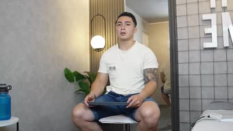 Snapshot of hunk_ryan chatting on February 23, 2:54 pm hunk_ryan online show from February 23, 2:54 pm
