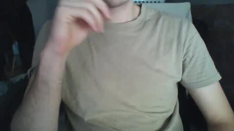 Snapshot of hunting_007 chatting on January 27, 4:01 pm hunting_007 online show from January 27, 4:01 pm